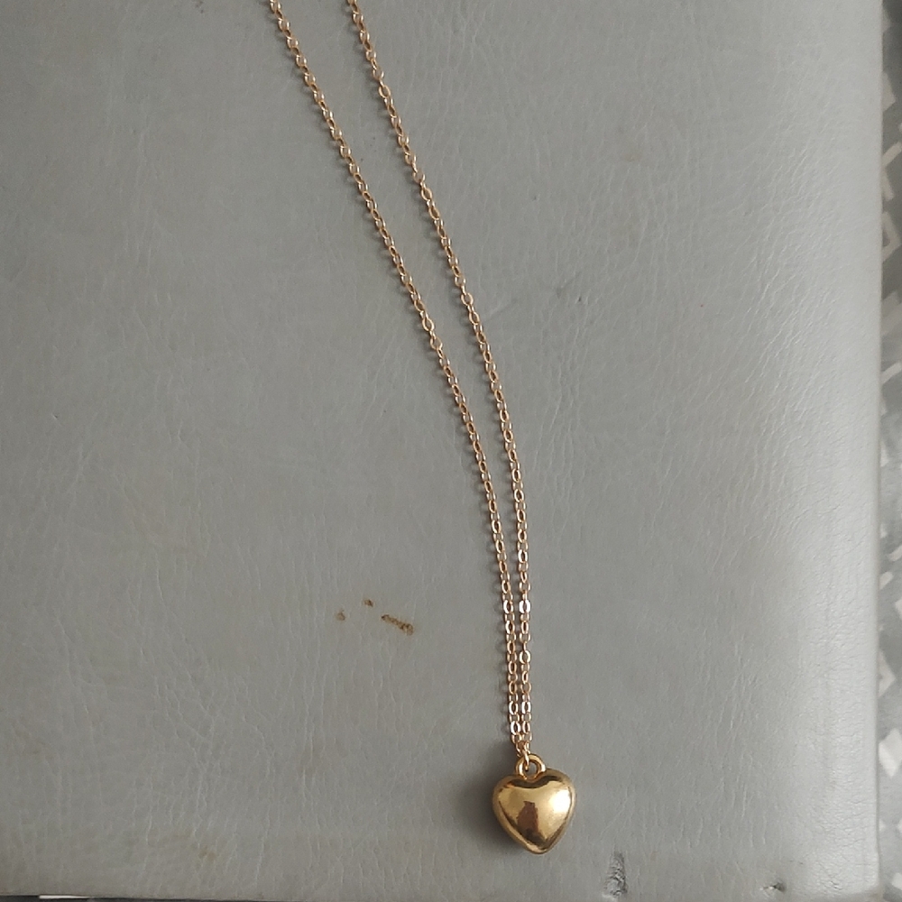 Chic Gold Heart Necklace